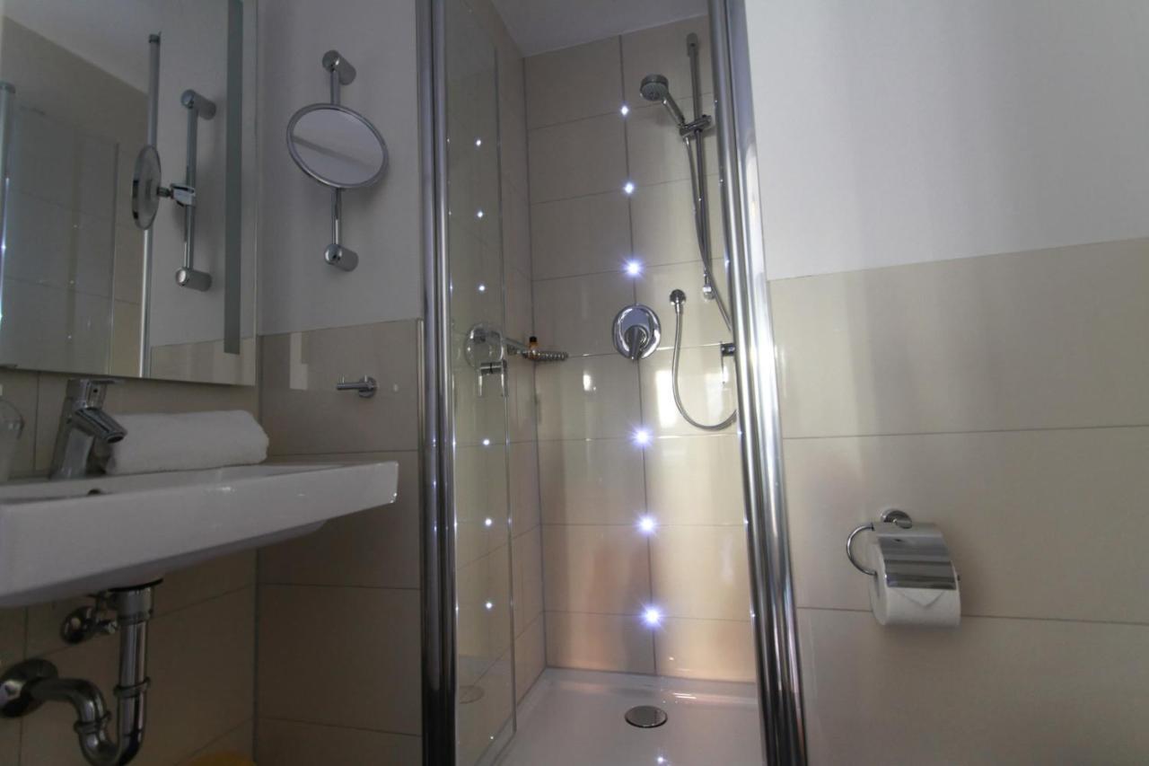 Soleiado Hotel บีทิกไฮม์-บิสซิงเงน ภายนอก รูปภาพ